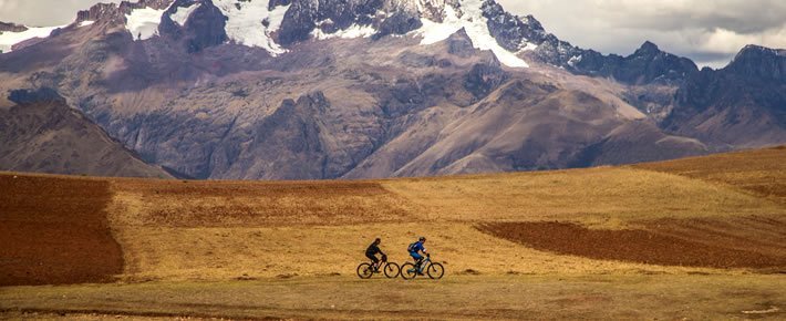 MOUNTAIN BIKE IN THE ANDES